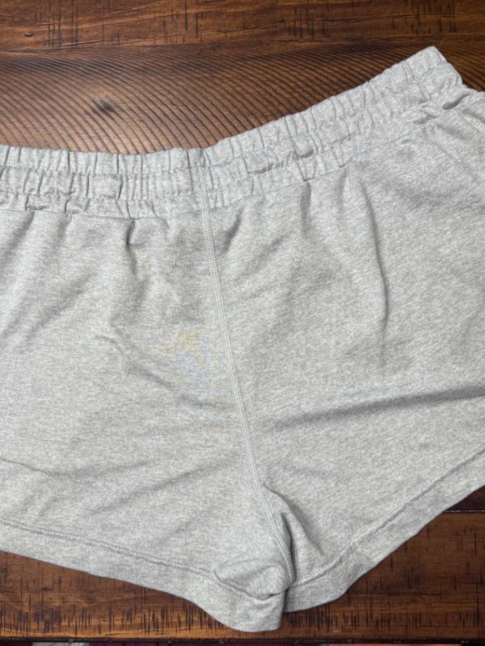 Vuori Halo Performance Shorts Light Heather Gray Women's Size M - Picture 5 of 8